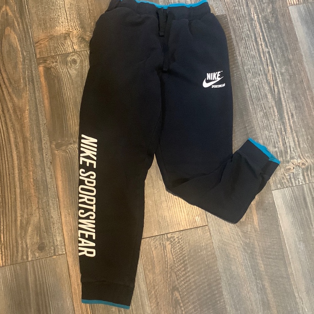 Black Nike Jogger Sweatpants. Youth XL